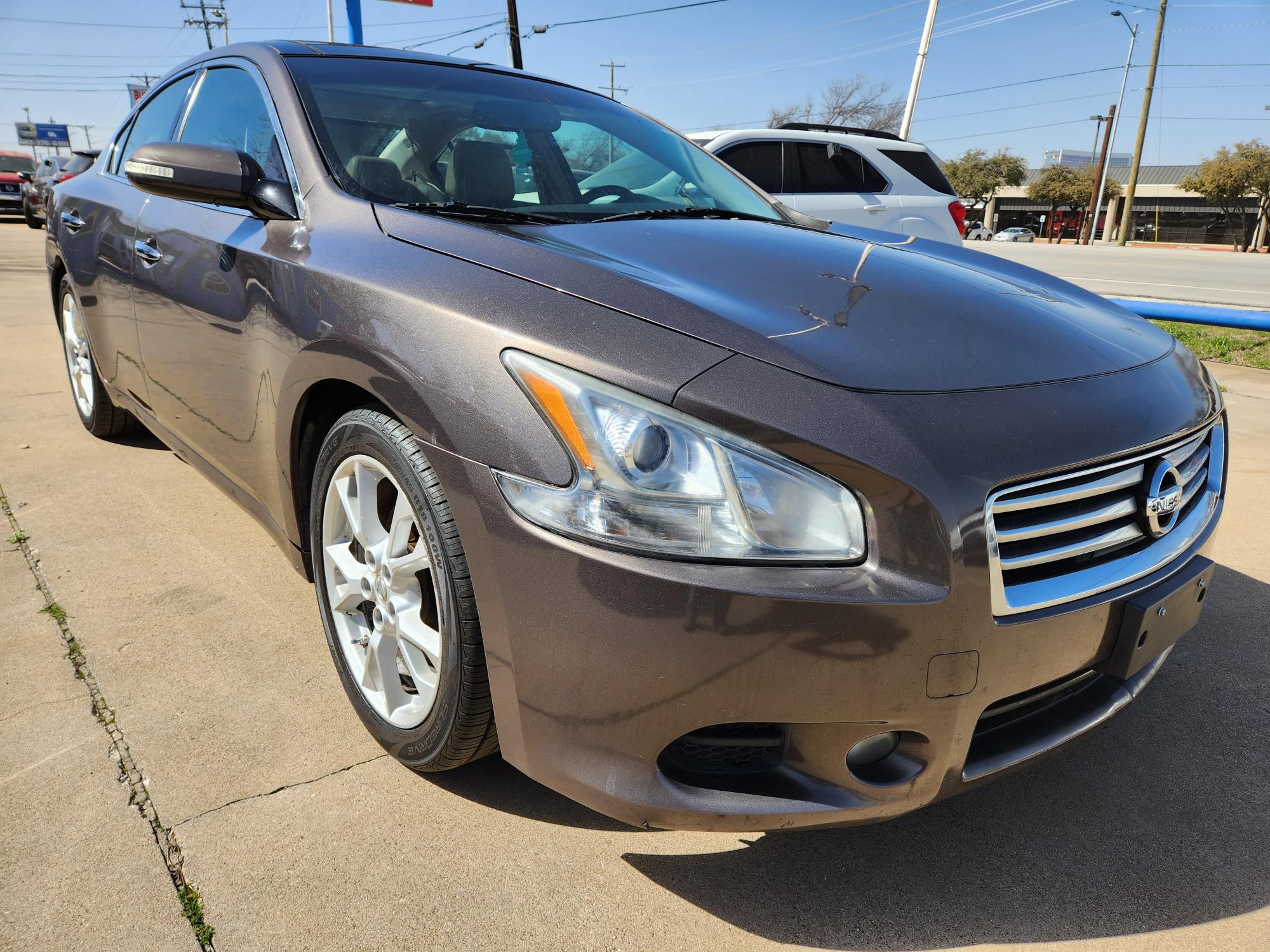 photo of 2013 Nissan Maxima SV