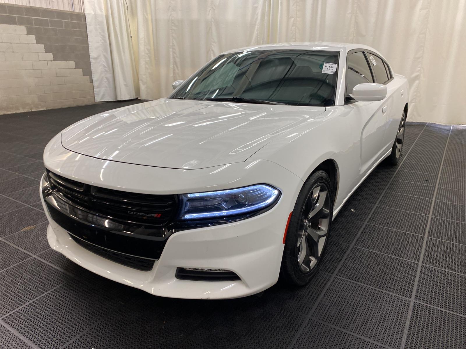 photo of 2015 Dodge Charger SXT